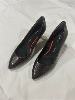 Rockport Women's Pointed Pump in Dark Metallic Grey-Brown